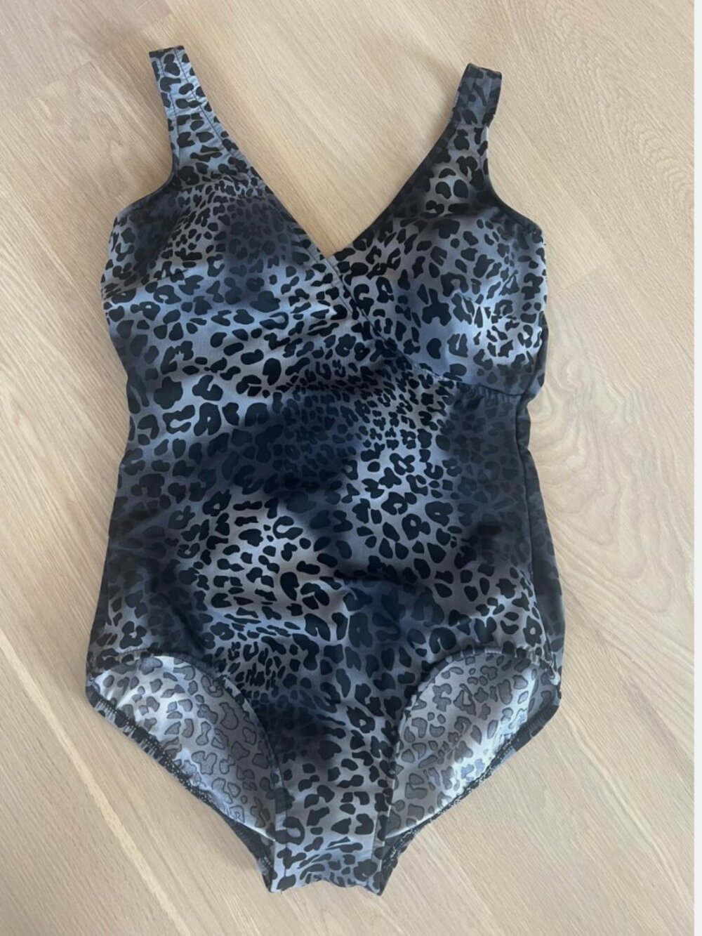 Miracle Suit W sz 10 Animal Print Coastal Vacation Cruise